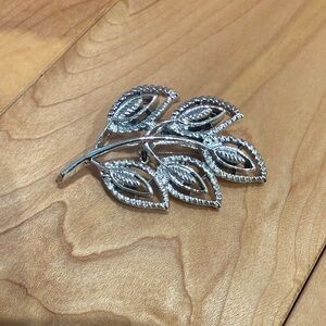 Silver Leaf Brooch